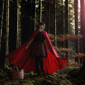 Cape - Chaperon rouge - Chloé Guyot couturière