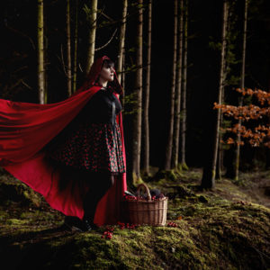 Cape - Chaperon rouge - Chloé Guyot couturière